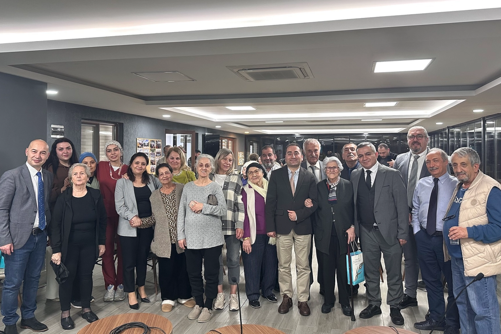 Huzurevi sakinleri sağlıklı yaş almanın yollarını öğrendi 