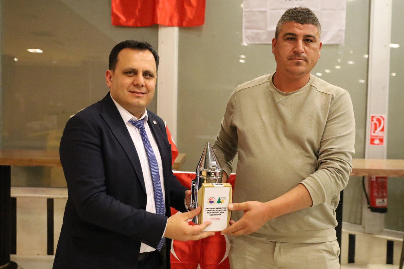 Başkan Durmuş, arıcılara körük dağıttı 