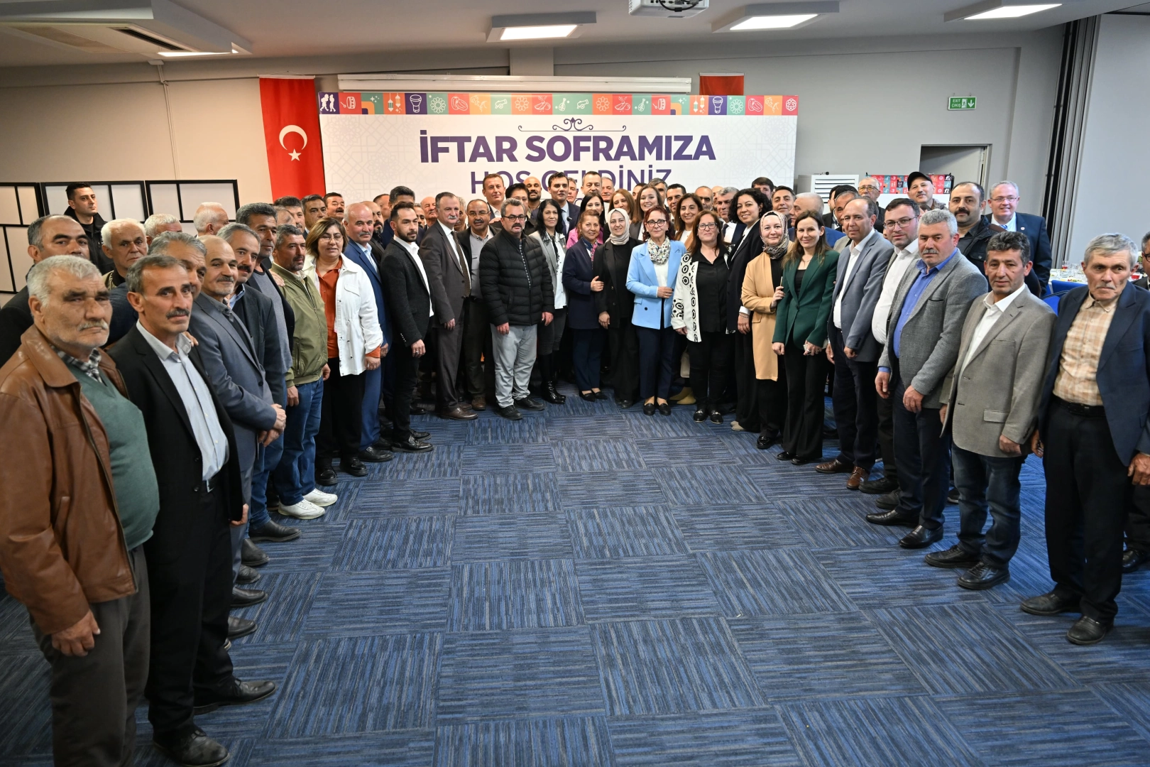 Manisa'da Başkan Zeyrek muhtarlarla iftarda buluştu 