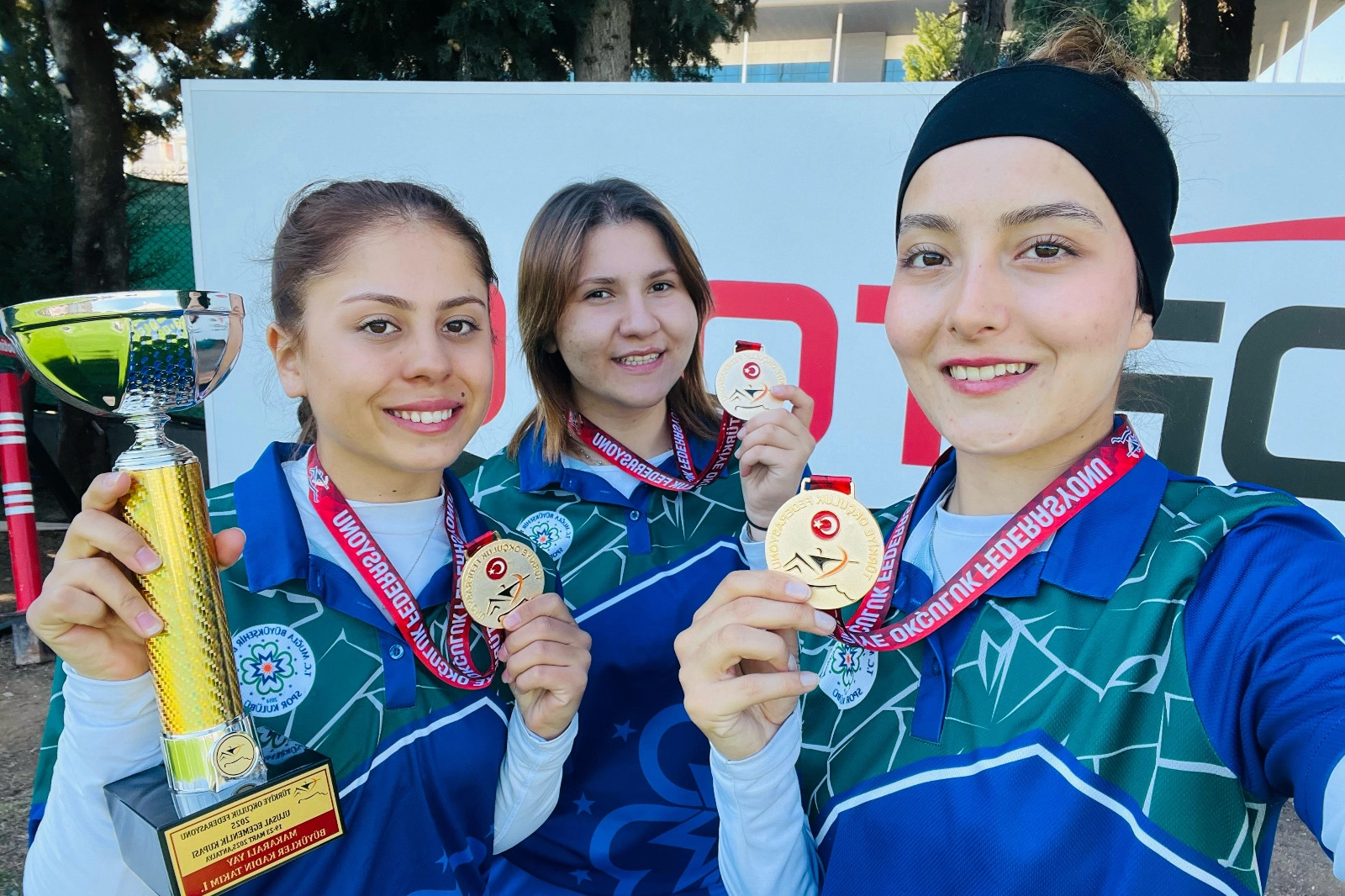 Muğlalı okçular Antalya’dan birincilik ve üçüncülükle döndü 