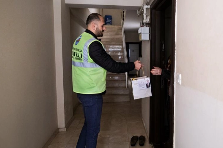 Bursa İnegöl Belediyesi’nden yaşlılara bayram sürprizi 