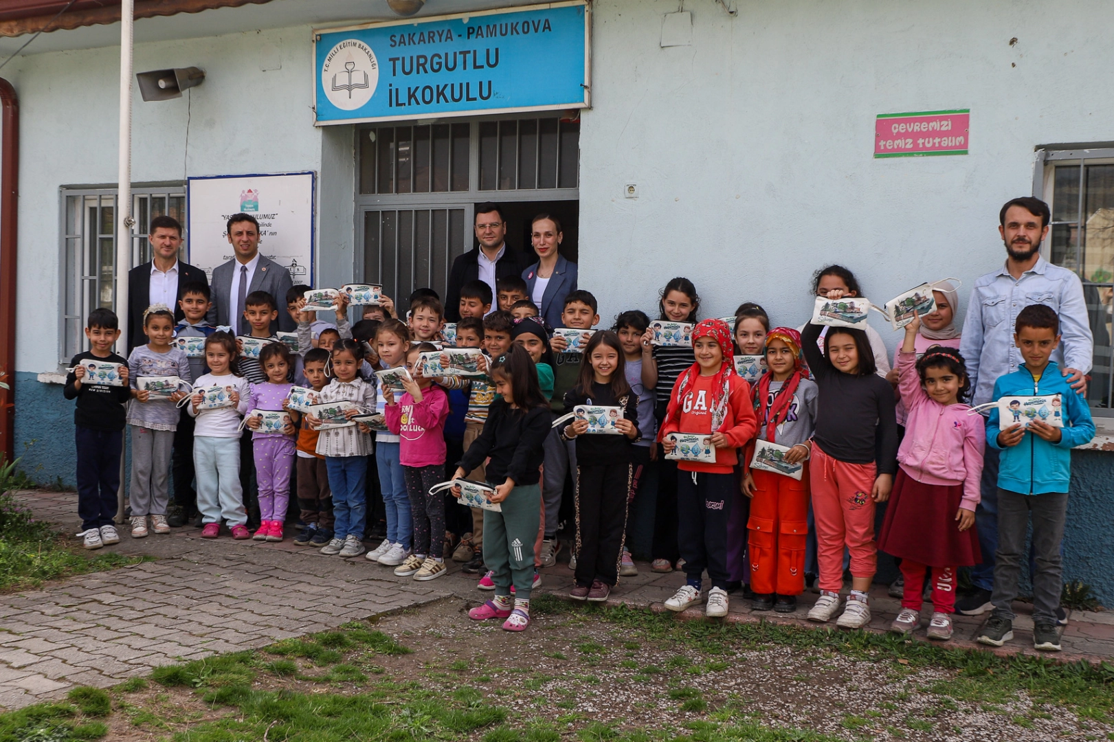 Şehrin yeni ‘Su Müfettişleri’ rozetlerini aldı 
