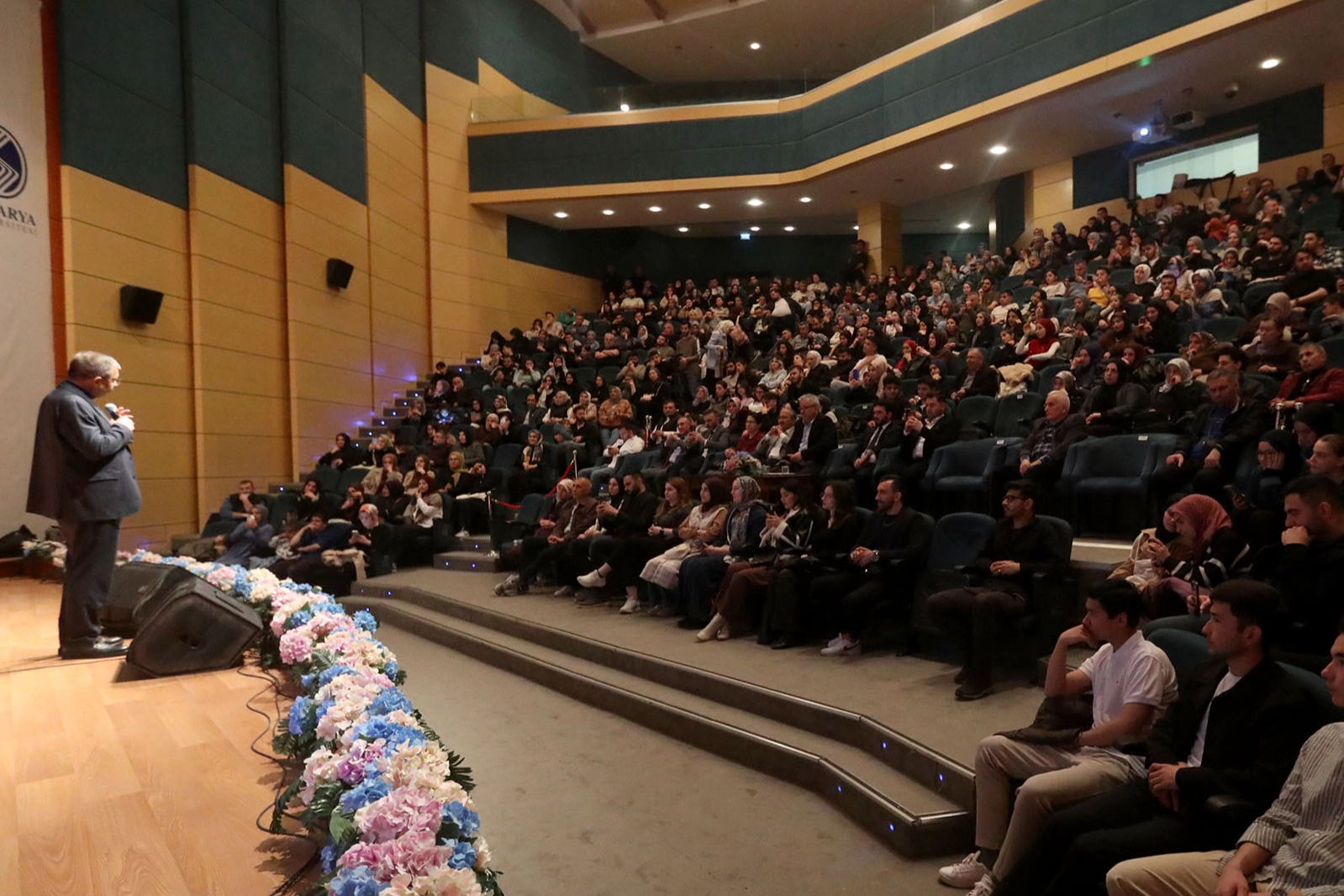 Sakaryalı sanat dostları Hayati İnanç’la buluştu 