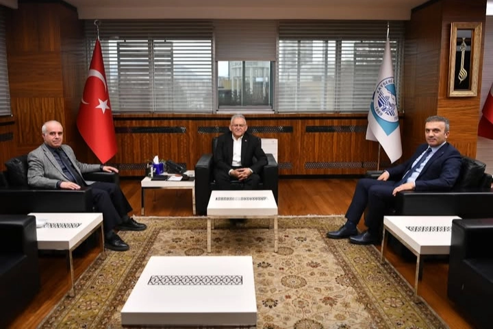 Memduh Büyükkılıç'tan 'turizm' konferansı 