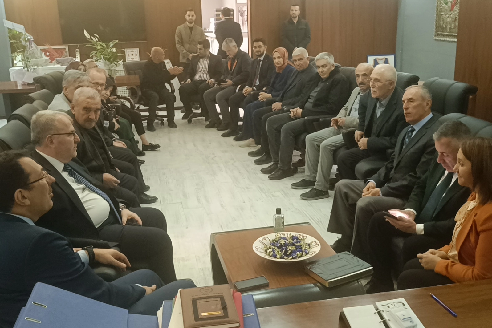 AK Parti Genel Merkezden Zekiye Tekin’e ziyaret 