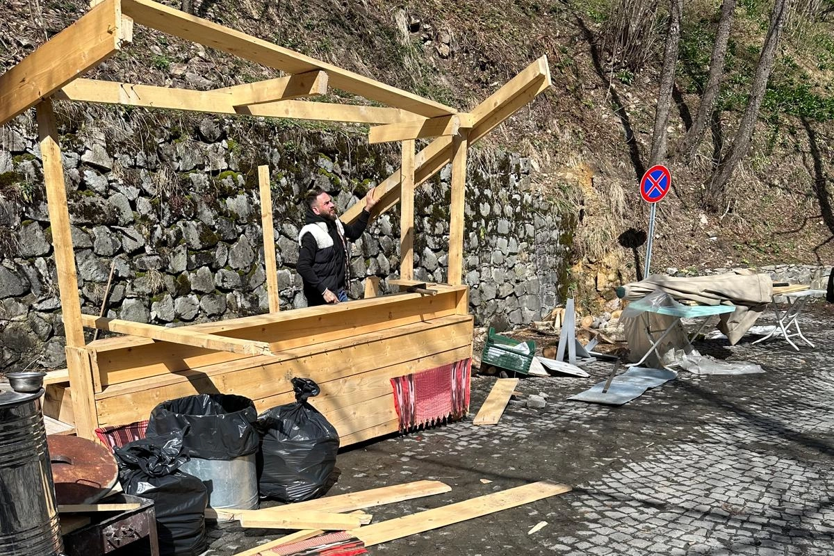 Sümela çevresindeki seyyar tezgahlar kaldırıldı 