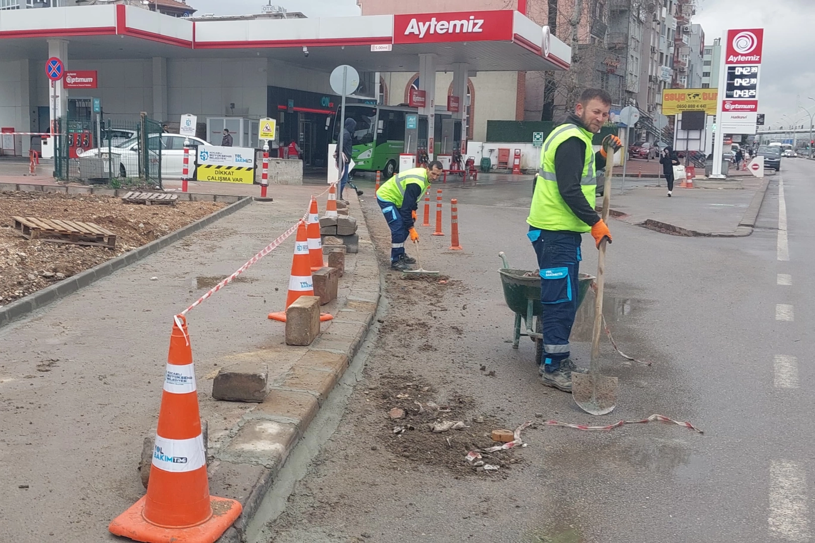 Kocaeli yaya ve araç güvenliği için aralıksız çalışıyor 