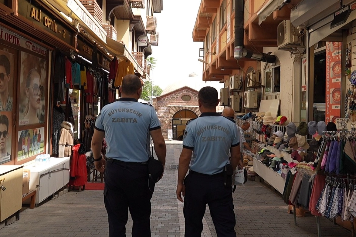 Bursa Büyükşehir Zabıtası bayramda da görev başında 