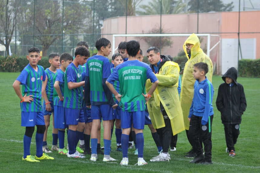 International Junior Cup fırtına gibi başladı 