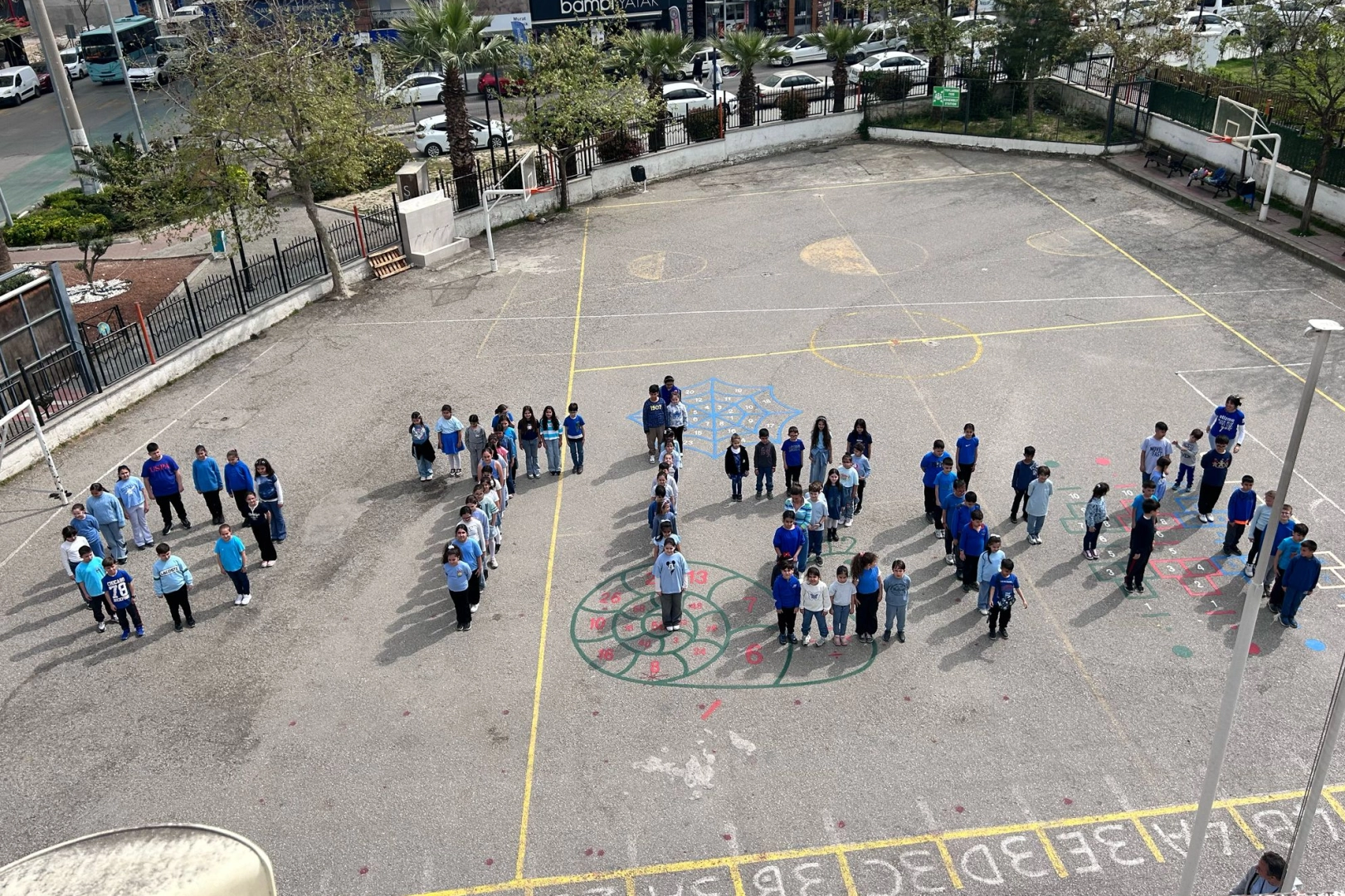 Manisalı öğrencilerden otizm farkındalığı 