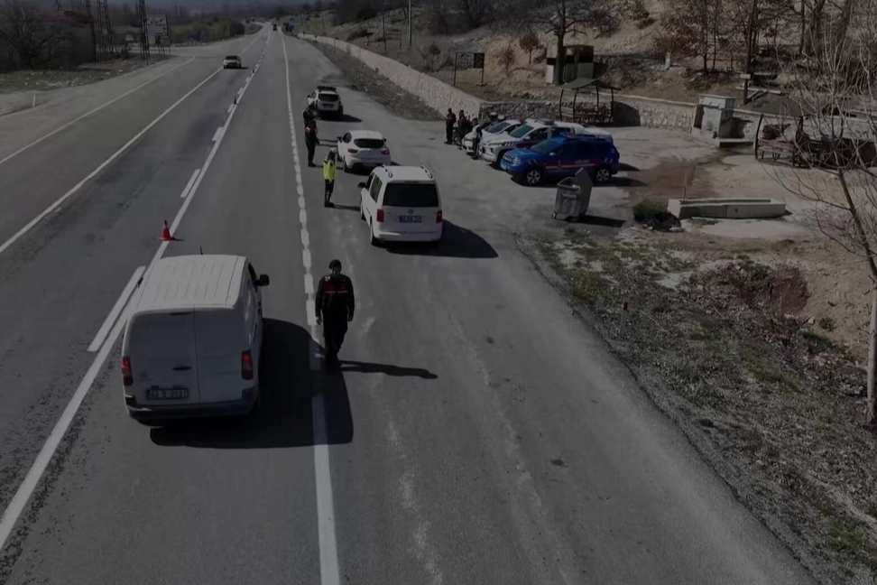 Tatilin ilk 4 gününde trafik 34 can aldı 