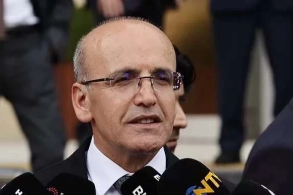 Bakan Şimşek'ten dezenflasyon yorumu: İstikrarı için tüm araçları kullanacağız 
