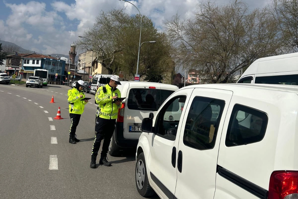 Bursa’da bayramlık trafik denetimlerinde 4 bine yakın sürücüye ceza 
