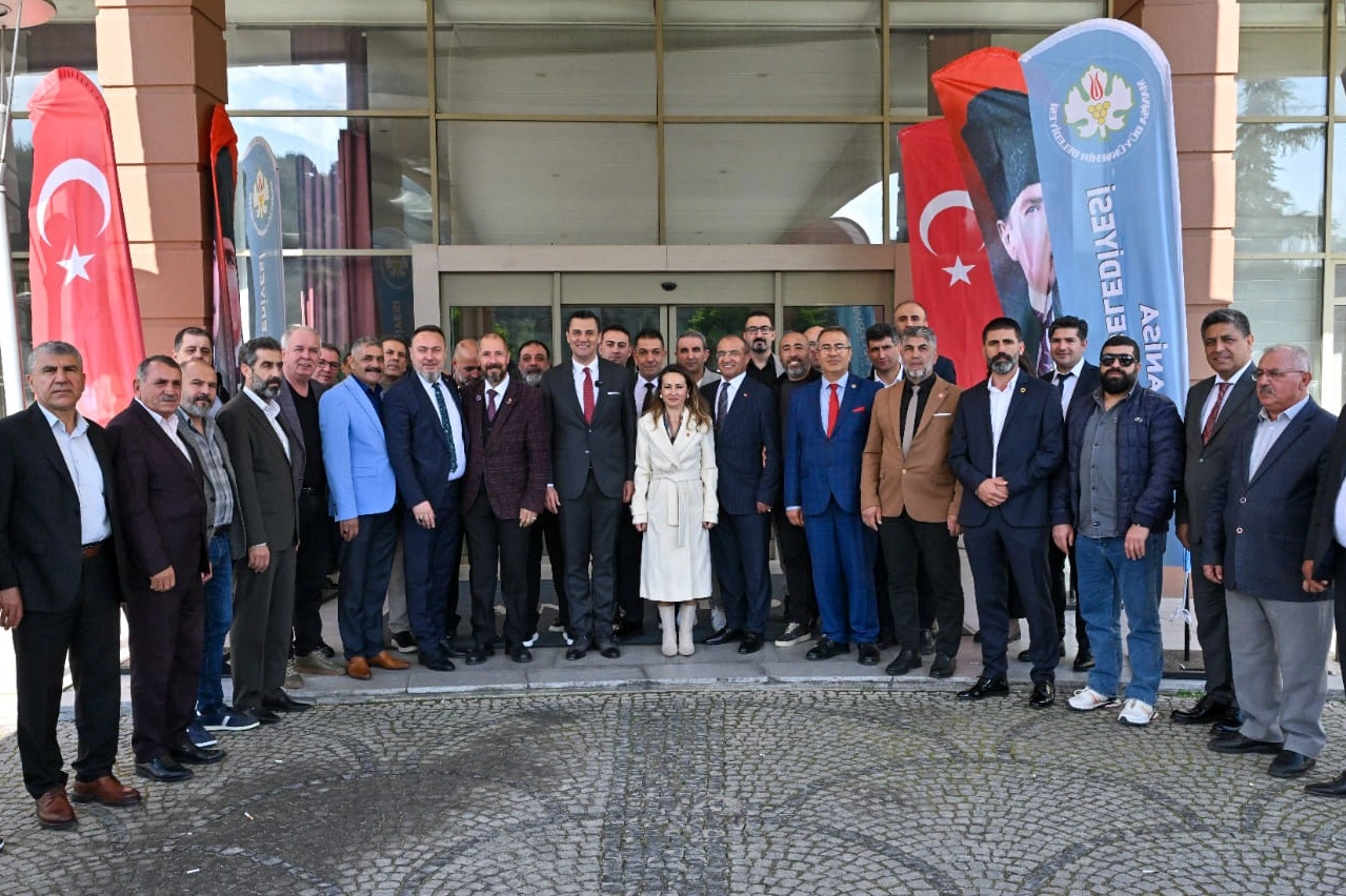 Başkan Zeyrek, Manisa Ağrılılar Derneği üyeleri ile bir araya geldi 