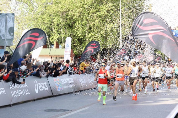 RUNTALYA Maratonu büyük coşkuya sahne oldu 