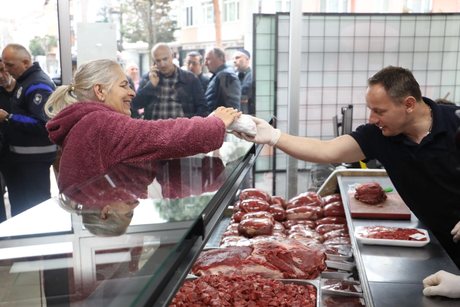 Kocaeli İzmit'te 'Halk Et'e yoğun ilgi 