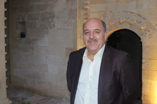 Mardinli iş insanı Evrensel ’den esnafa turist uyarısı! 