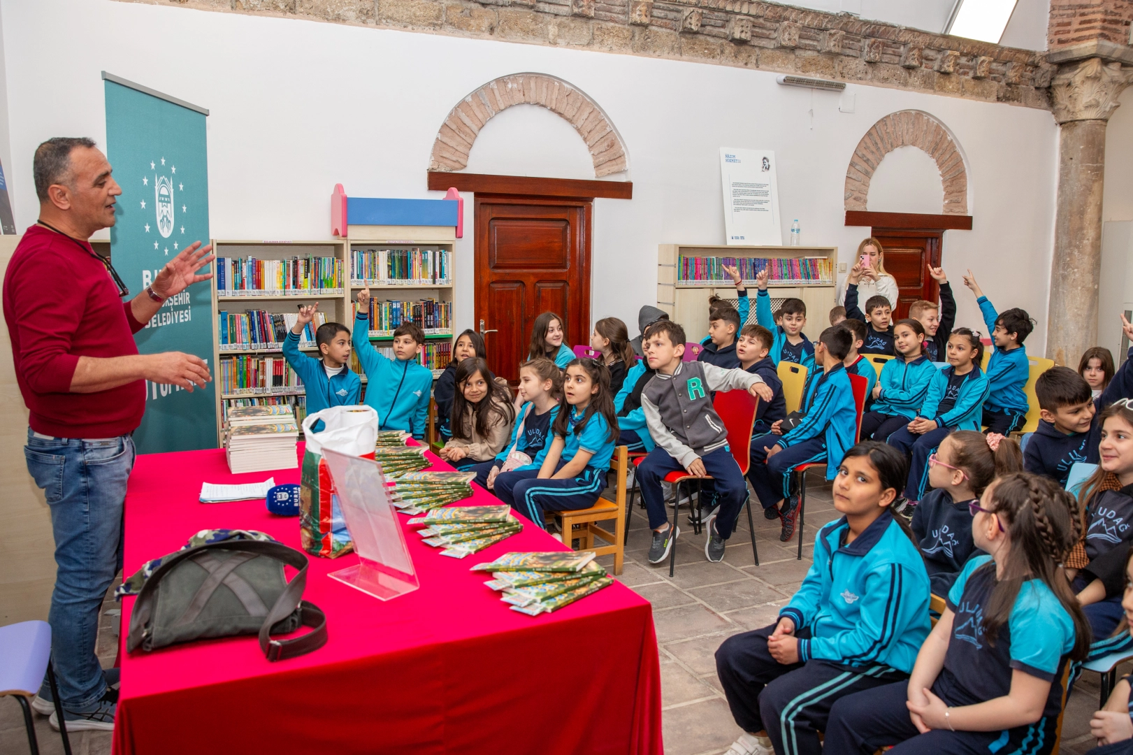 Bursa'da minik okurlara kitap bilinci aşılandı 