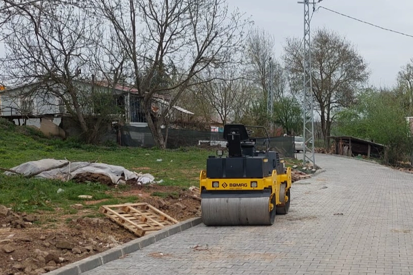 Kocaeli'de Körfez'in köylerine parke taşı döşeniyor 