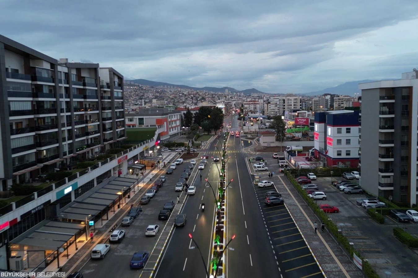 İzmir'de Eski Havaalanı Caddesi'ne modern dokunuş! 