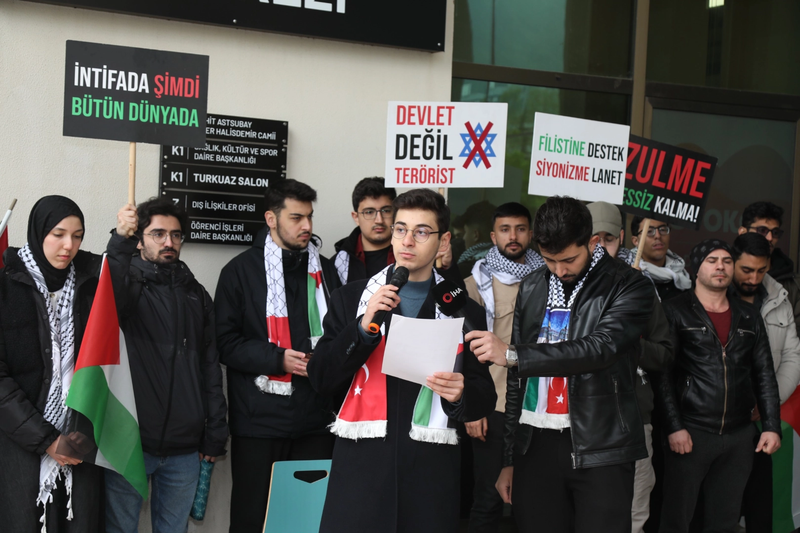 BTÜ'lü öğrenciler Gazze için tek yürek 