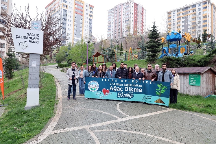 Kayseri Talas'ta 'sağlıklı' fidan dikimi 