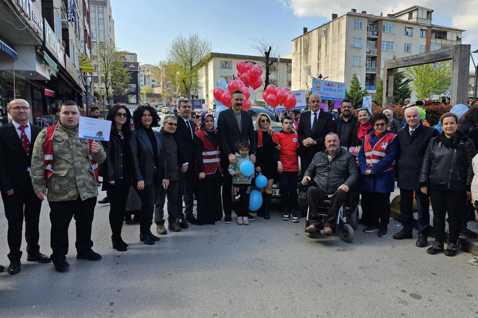 Gölcük'te otizm farkındalığı 