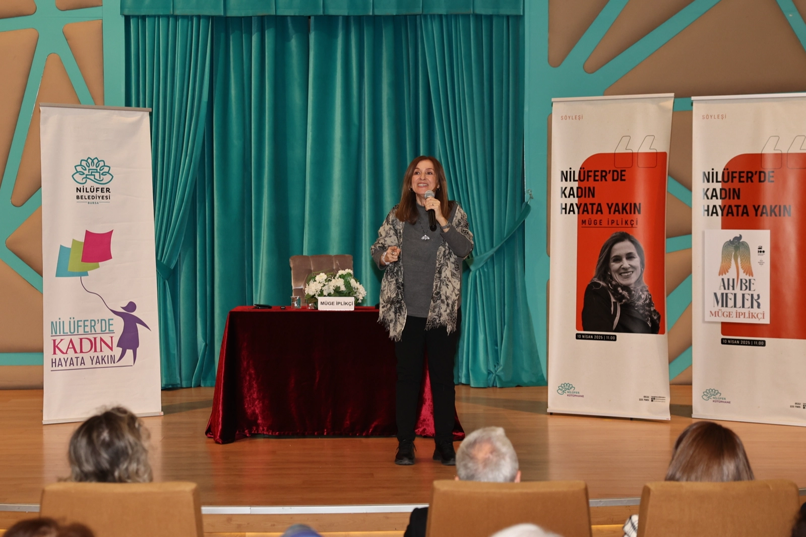 Yazar Müge İplikçi Nilüferli kadınlarla buluştu 
