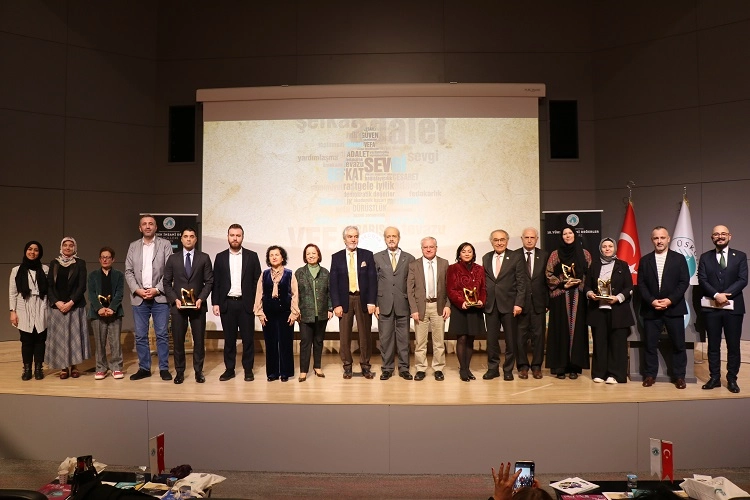 Üsküdar Üniversitesi “10. Yüksek İnsanî Değerler Ödülleri” sahiplerini buldu! 