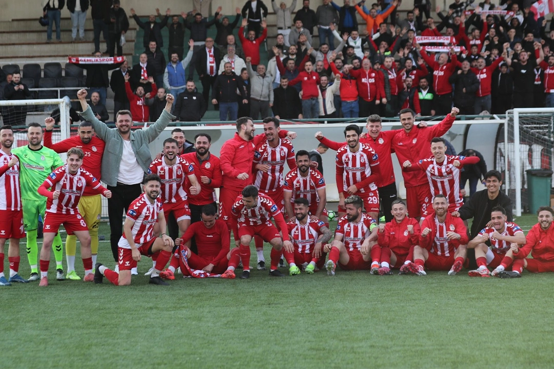 Gemlikspor Playoff’a lider başladı 