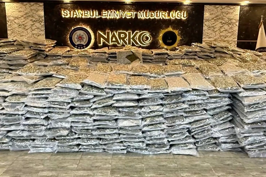 Başakşehir'de uyuşturucu çetesine darbe! 880 kg Skunk ile 7 zehir taciri tutuklandı! 