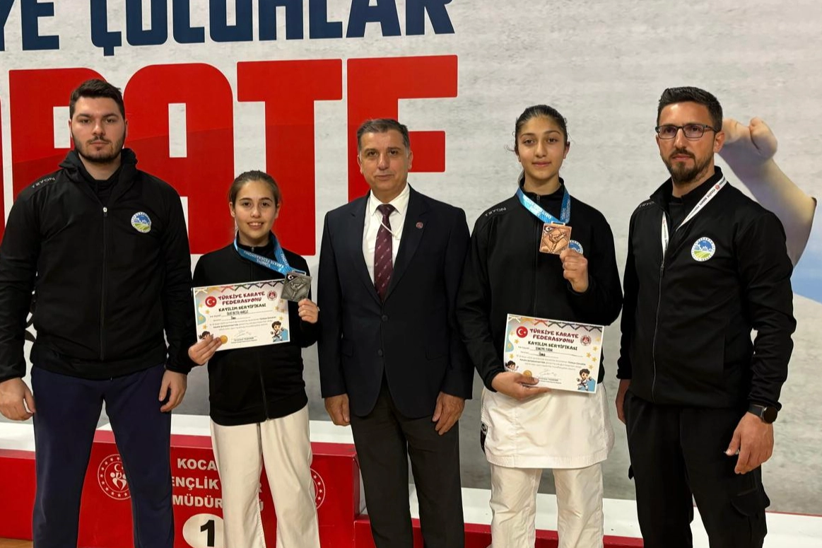 Sakarya Büyükşehir’den minderde çifte zafer! 