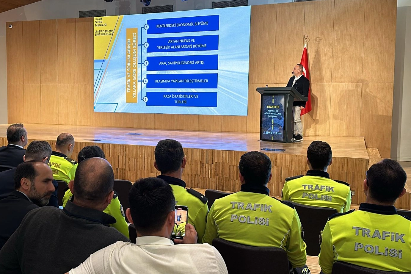 Konya'dan trafiğe nezaketli bakış 