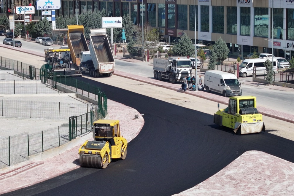 Konya Karatay’da 2025 yılı asfalt mesaisi başladı 