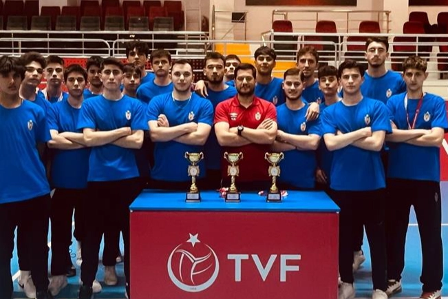 Voleybolda İnegöl Belediyespor farkı 
