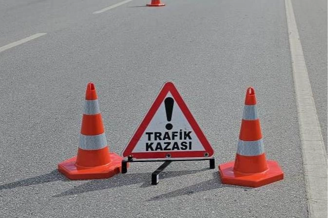 Antalya Kumluca’da otomobille motosiklet çarpıştı 