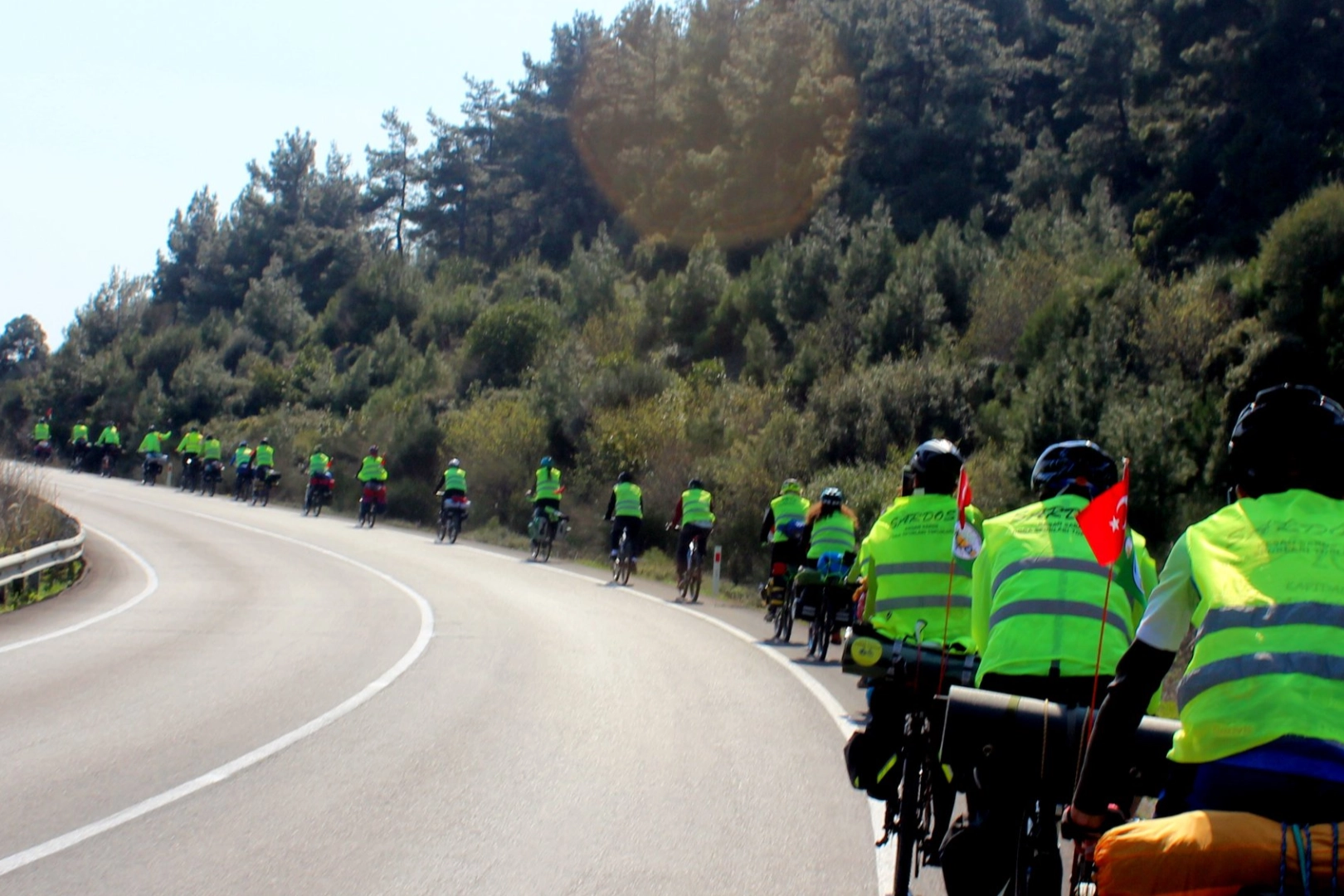 Keşan'dan Çanakkale'ye şehitlere saygı için pedallıyorlar 