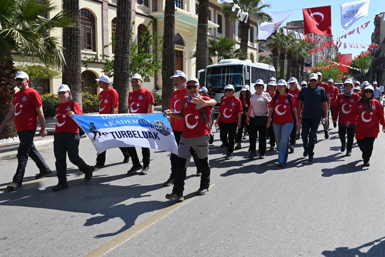 Manisa'da mesir coşkusu doğaya taşındı 