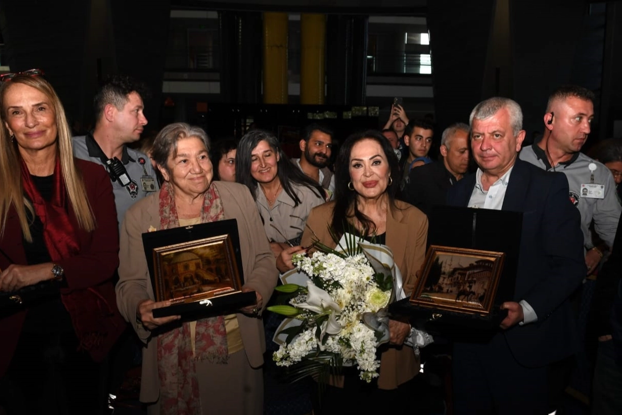 Türkan Şoray'a Osmangazi’de sevgi seli 