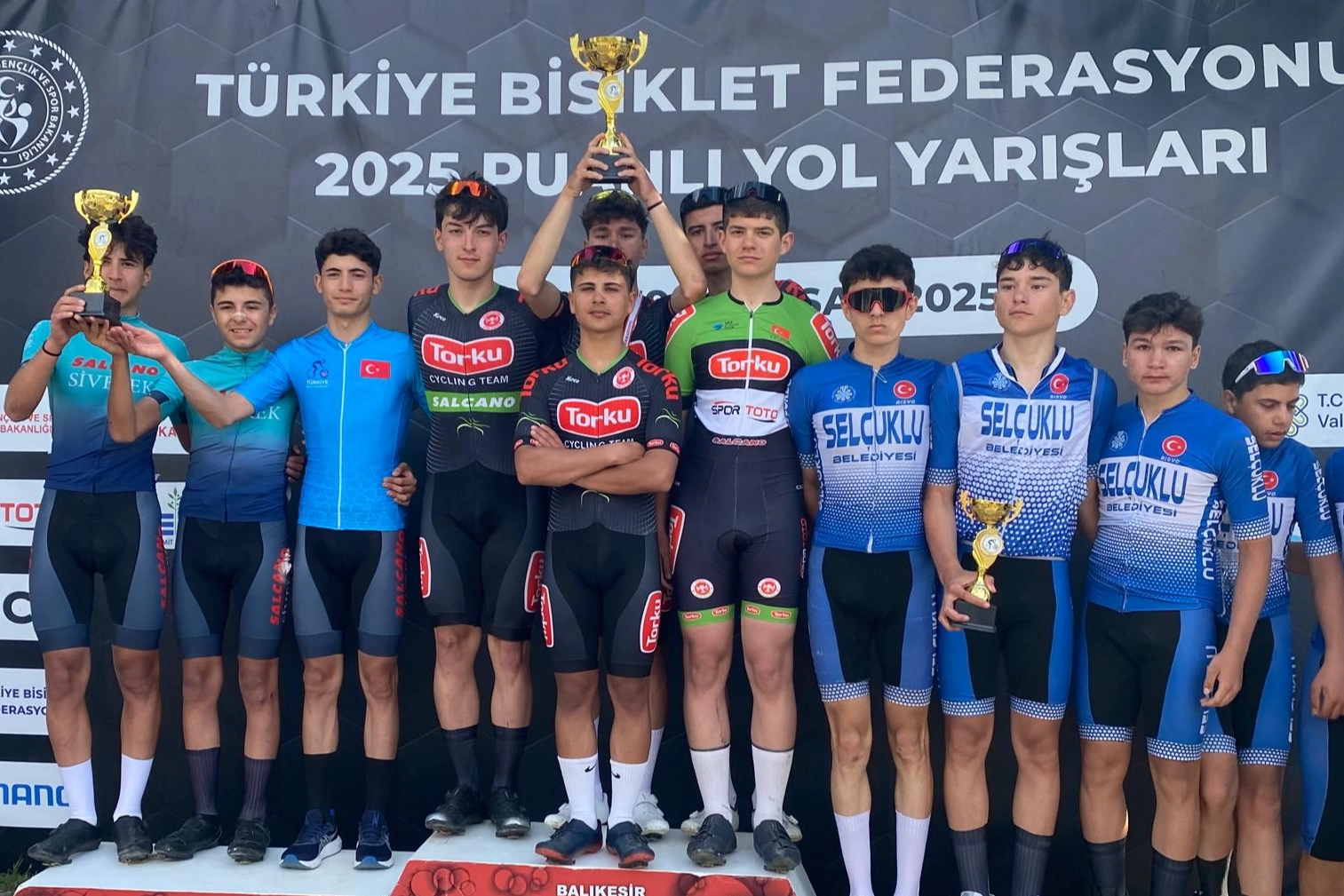 Torku Balıkesir’de kürsü kapattı 