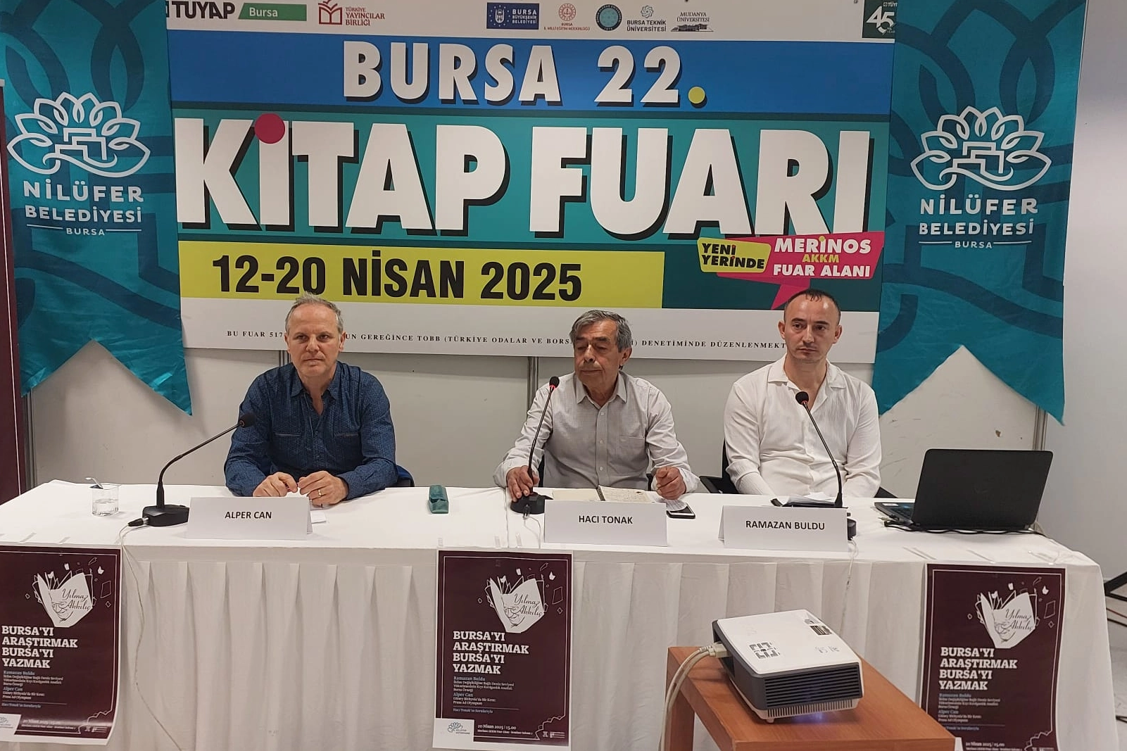 Bursa Kitap Fuarı'nda Bursa araştırmacıları okurlarıyla buluştu 