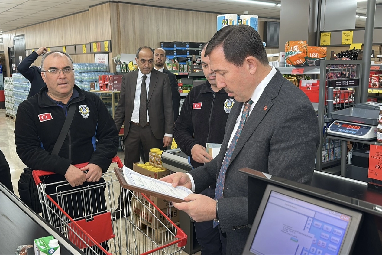 Konya Karatay'da zabıta ekipleri Başkan Kılca ile denetimde 