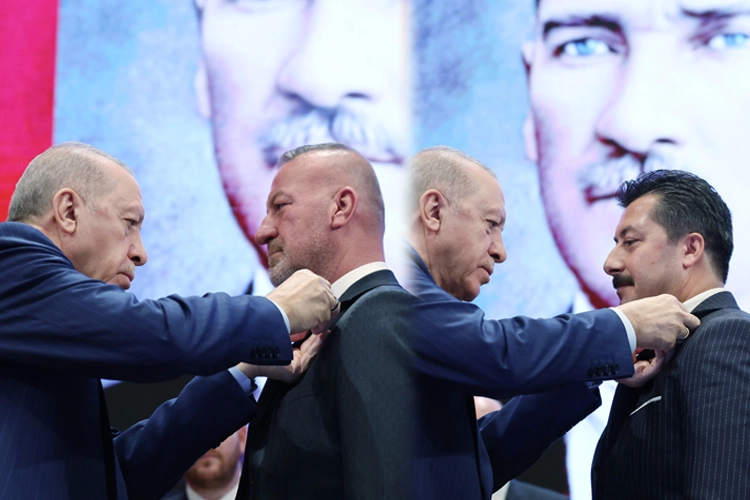 O başkanlar artık resmen AK Partili oldu! Bursa belediyelerinde İYİ Parti'ye veda! 