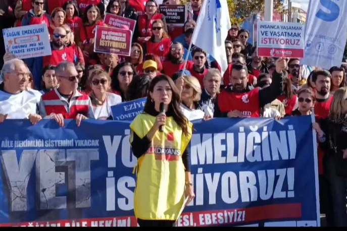 Ebeler koruyucu sağlık hizmetini sunamıyor 