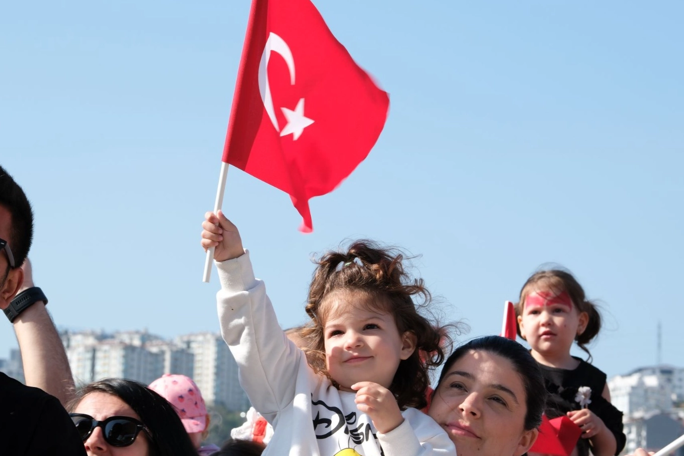 Milli İrade Meydanı çocukların neşesi ile cıvıl cıvıl 
