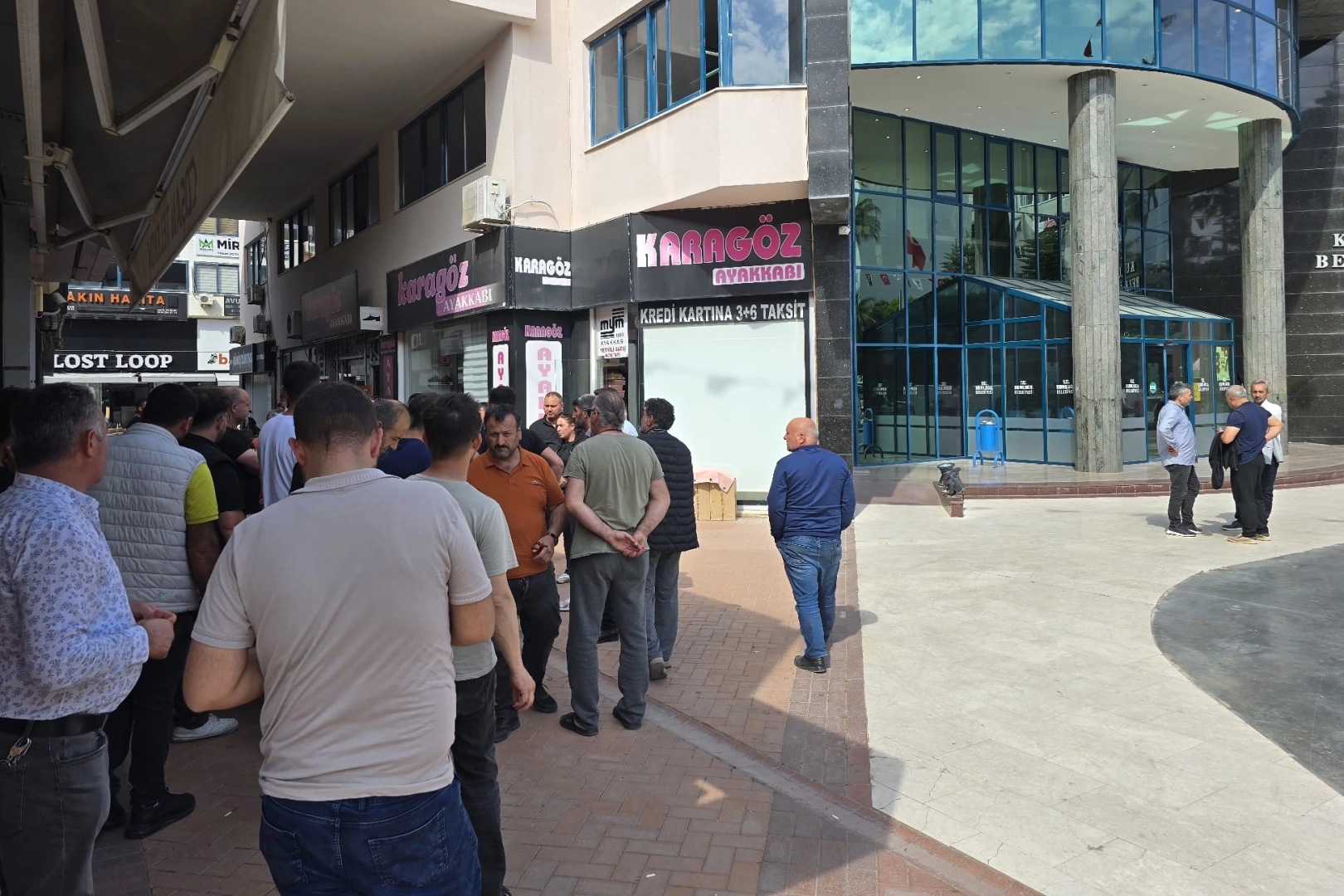 Antalya Kumluca’da pazarcılardan yine protesto! 