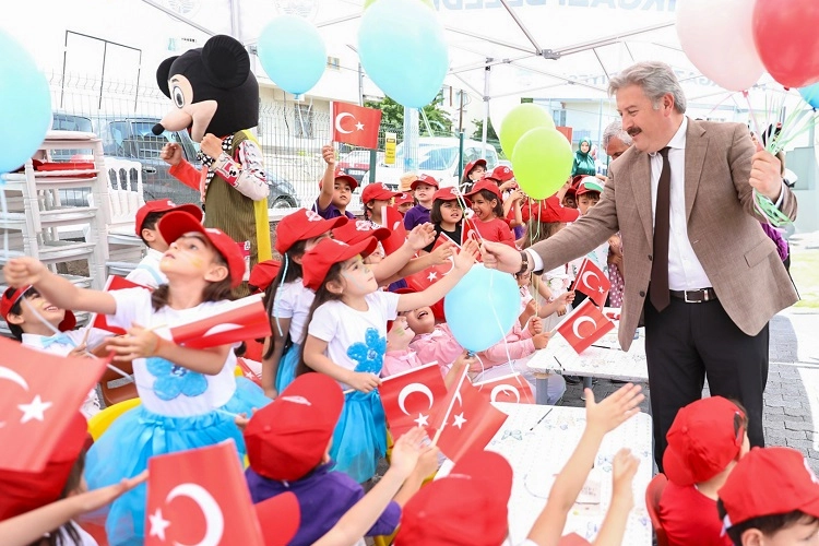Mustafa Palancıoğlu'ndan 23 Nisan kutlaması 