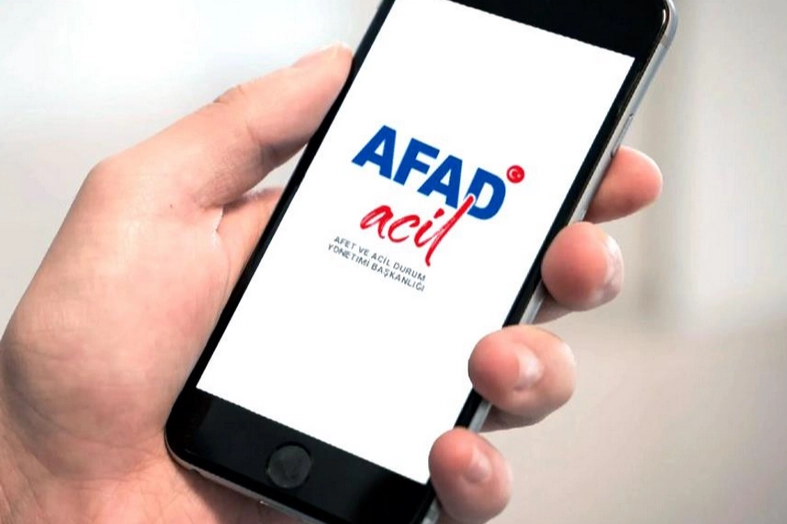 AFAD'dan İstanbul depremi sonrası önemli uyarı: Hasarlı yapılara girmeyin! 