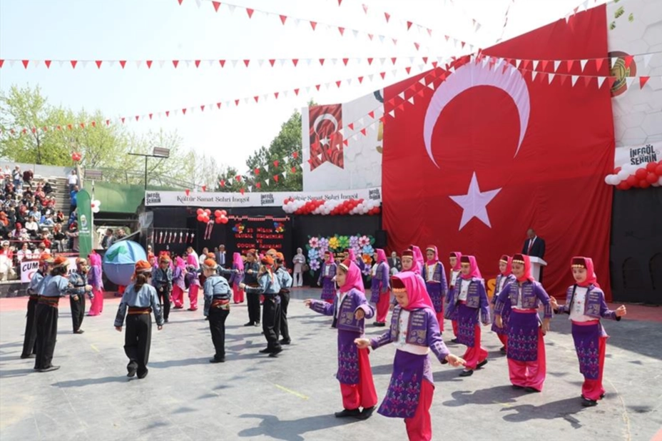 Bursa İnegöl'de dolu dolu 23 Nisan 