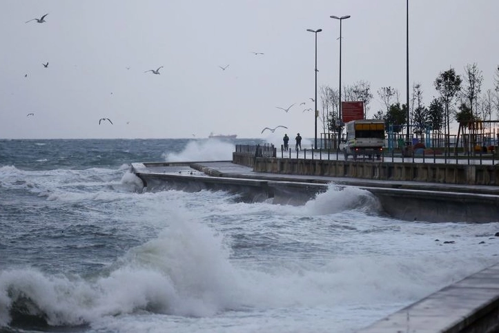 Türkiye'de yerel sağanak alarmı! Kuvvetli rüzgar da geliyor 